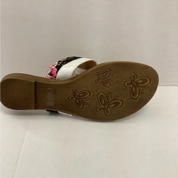 White and Floral Women's Sandals - Picture 3 of 3